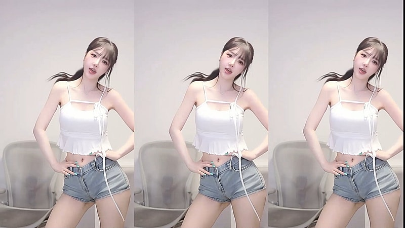 존예 몸매 BJㄱ화 청Shorts 살짝 Under Butt