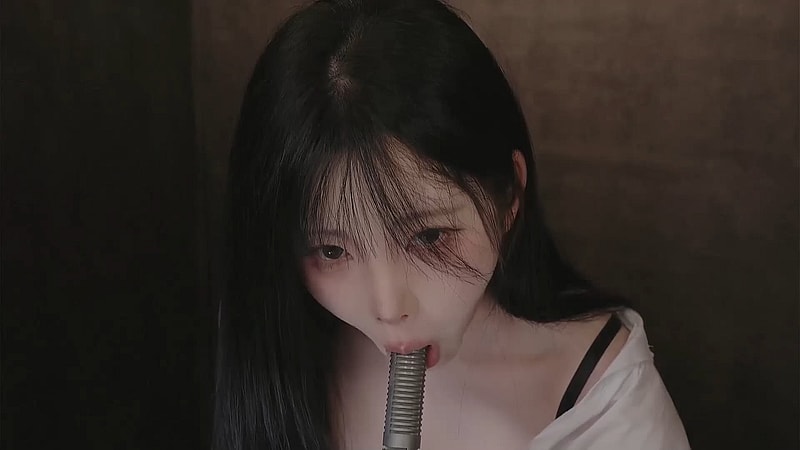 마이크를 꼴리게 빠는 ASMR ㅇ잉 Cleavage